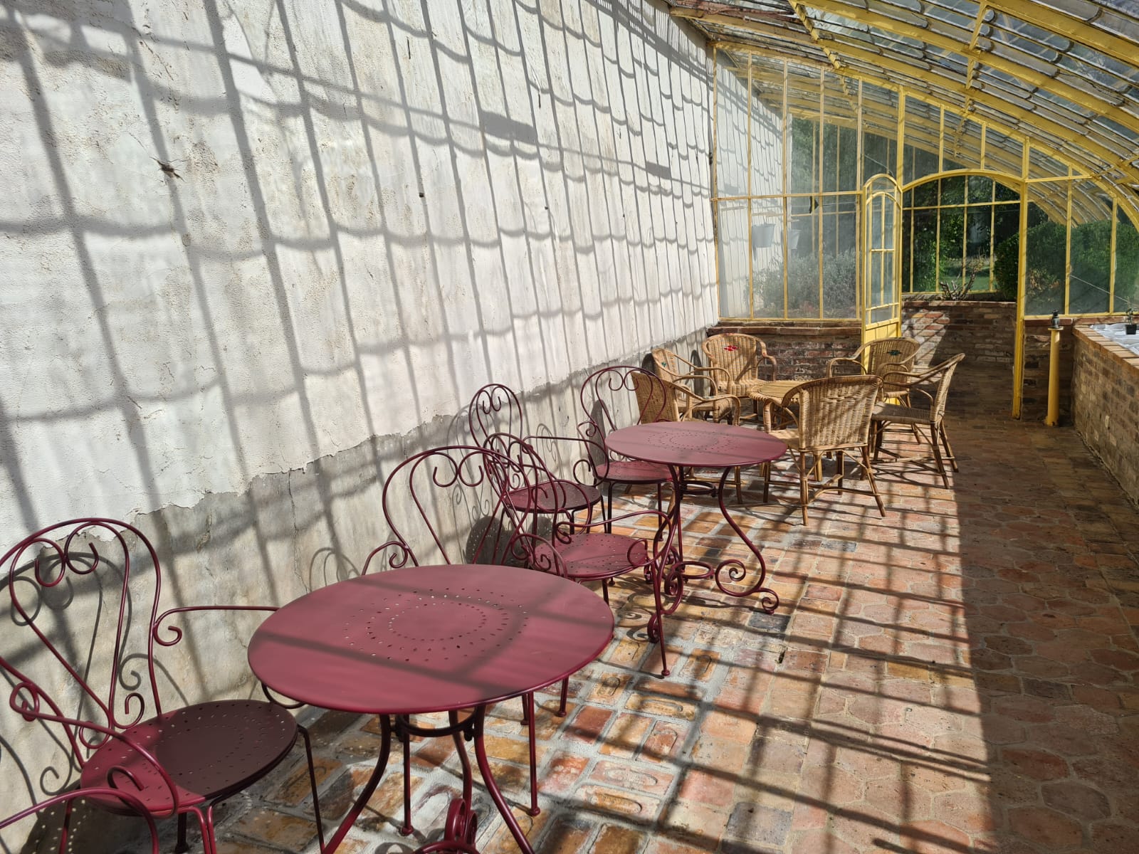 Espace détente et borne photo dans l'orangerie