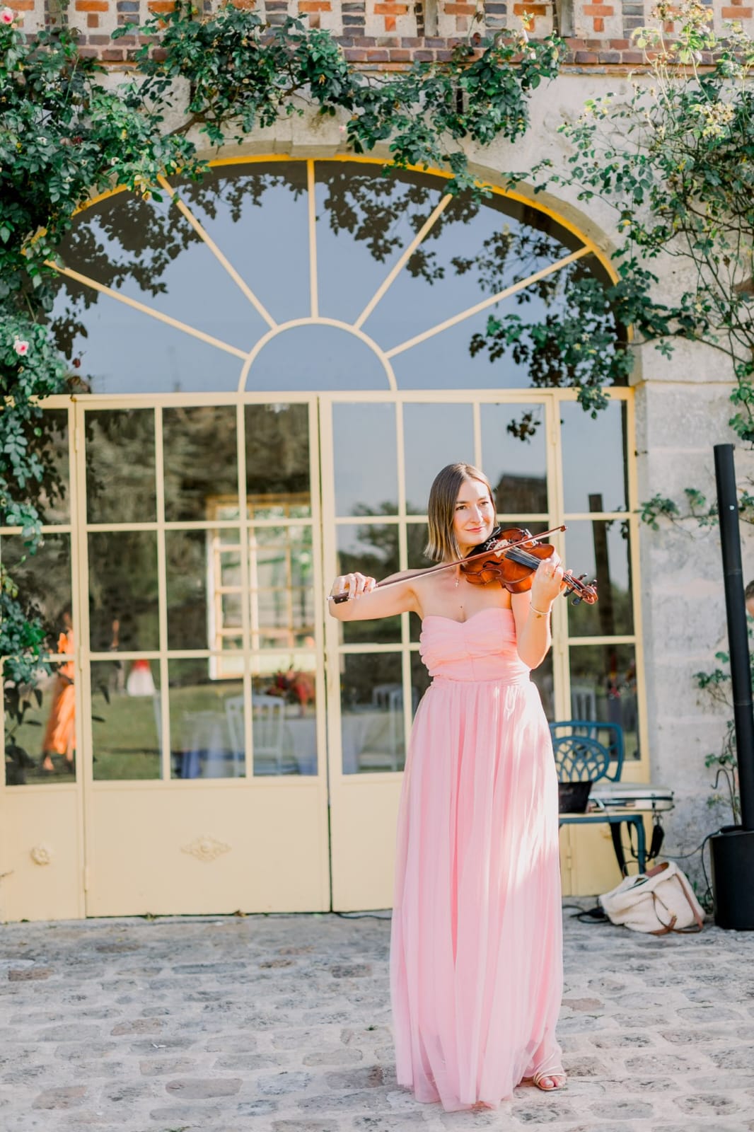 Violoniste animant le cocktail